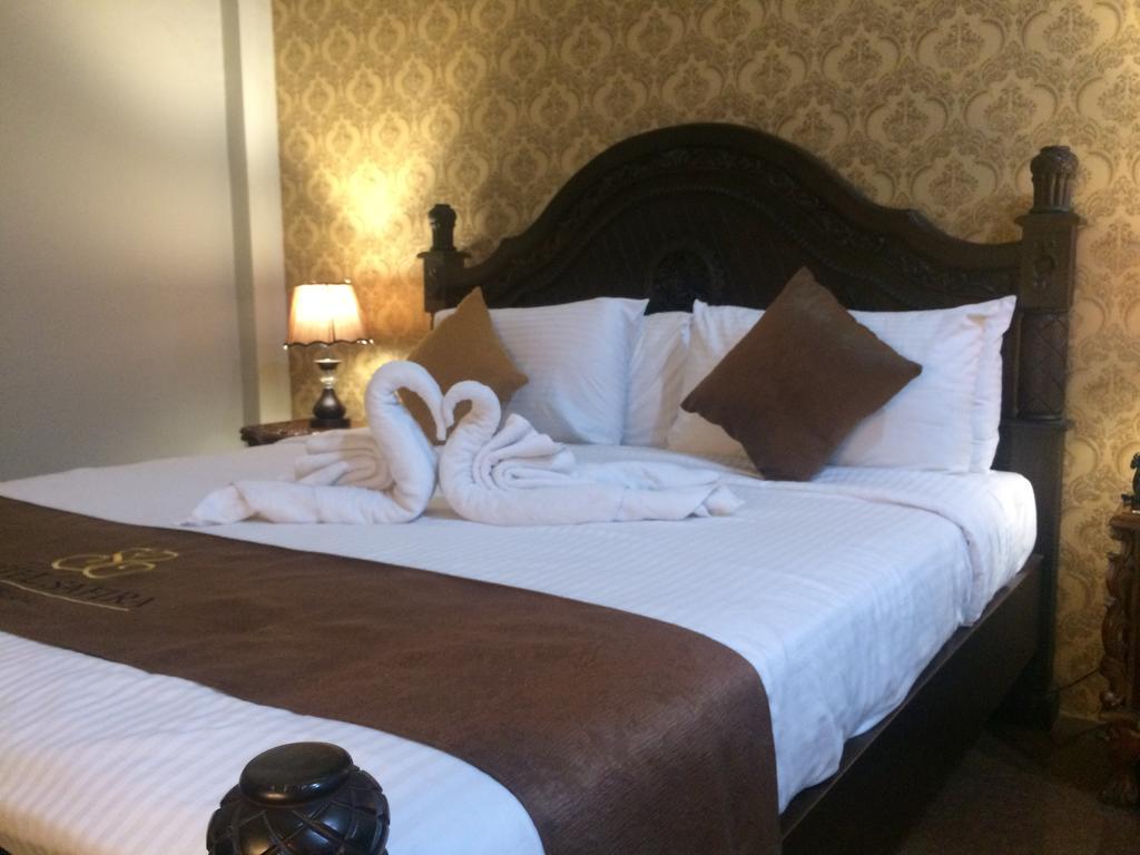 Hotel Safira Magelang Exteriör bild