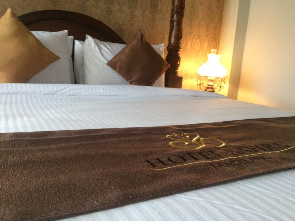 Hotel Safira Magelang Exteriör bild