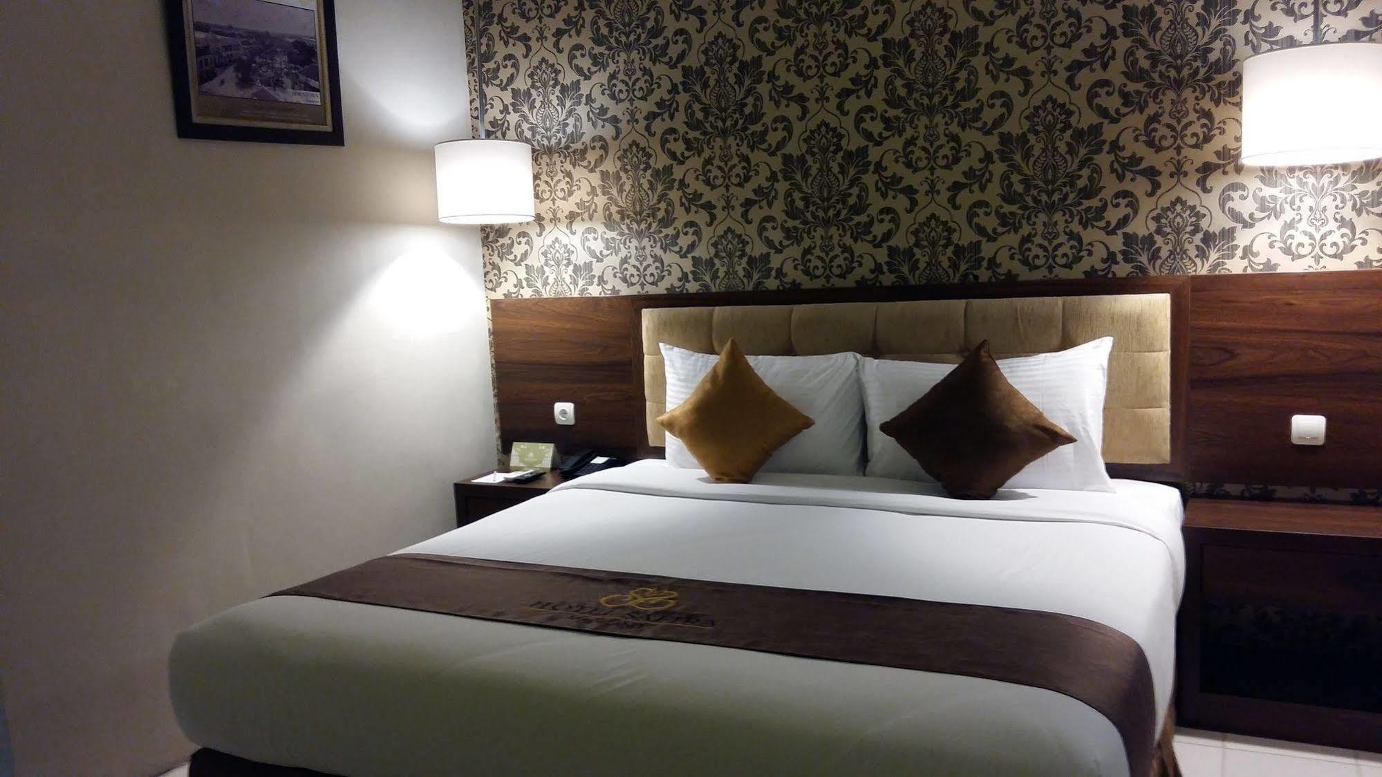 Hotel Safira Magelang Exteriör bild